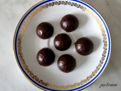 brusinkove-cokoladove-bonbony.jpg