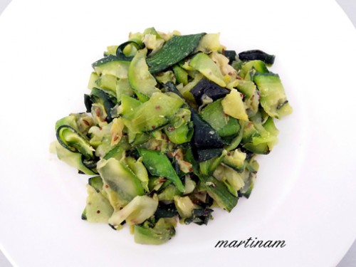 cuketove-nudle-s-tahini.jpg