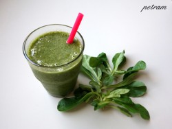 zelene-smoothie-se-sachorem.jpg